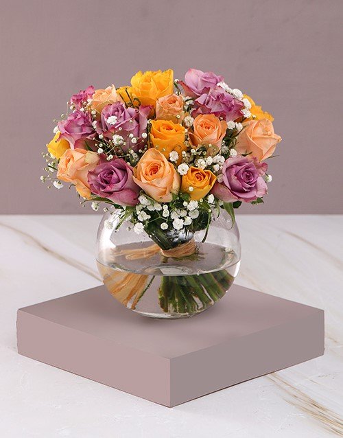 Highlights of Roses Vase