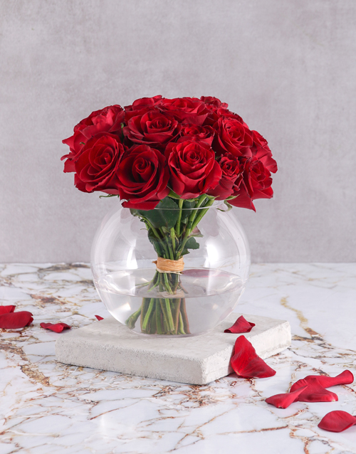 Red Rose Bouquet in Round Vase