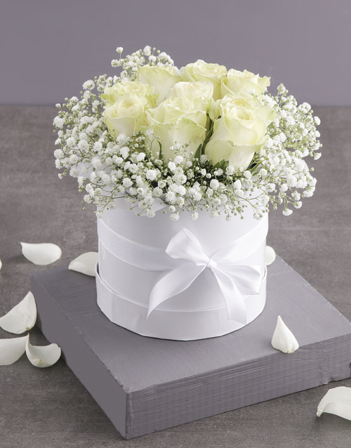 roses Pure White Roses in Hatbox