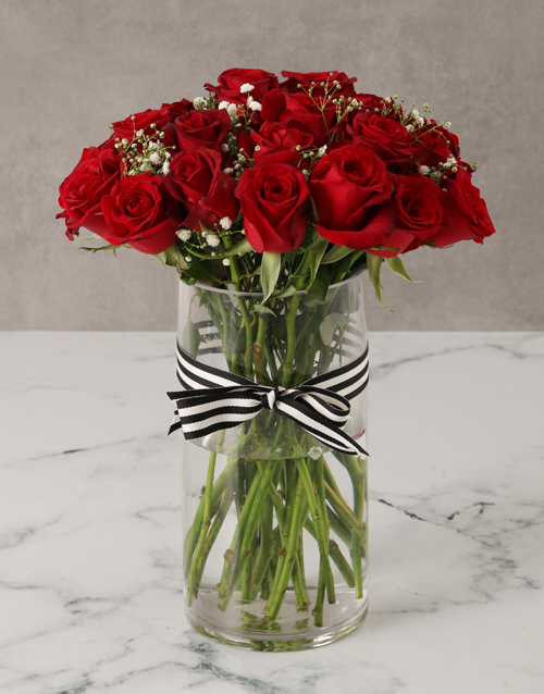 roses Royal Red Rose Bouquet in a Vase